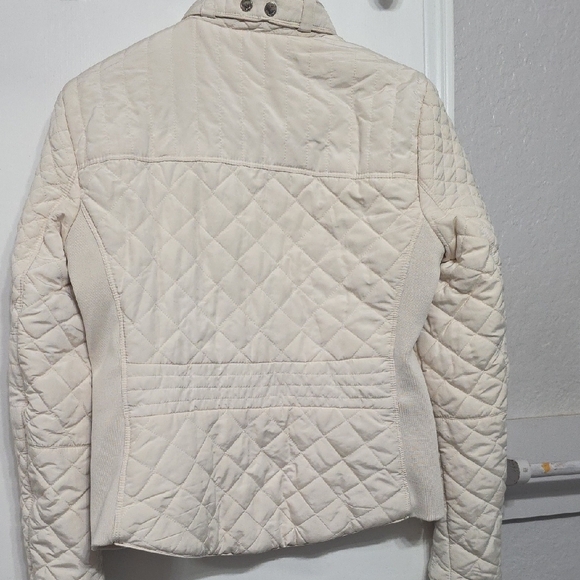 Elegant Cream Quilted Women's Jacket - Picture 9 of 14